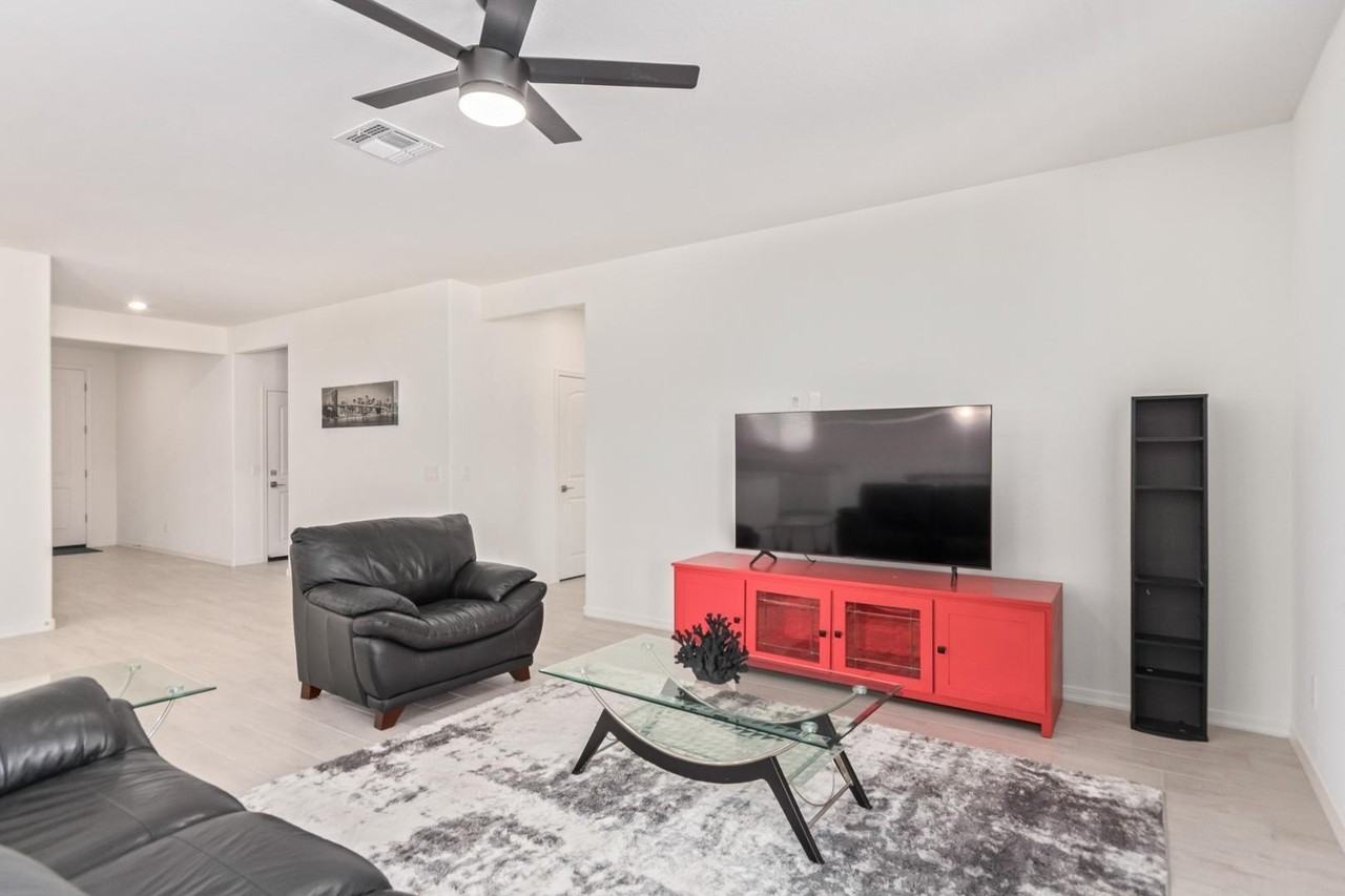 3332 N 198th Ln - Photo 6 of 33