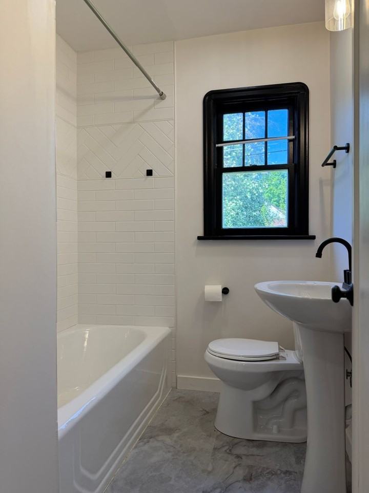 2617 S Madison St - Photo 3 of 18