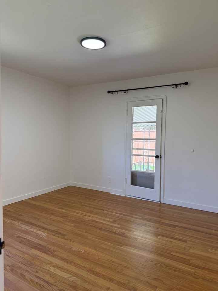 2617 S Madison St - Photo 4 of 18