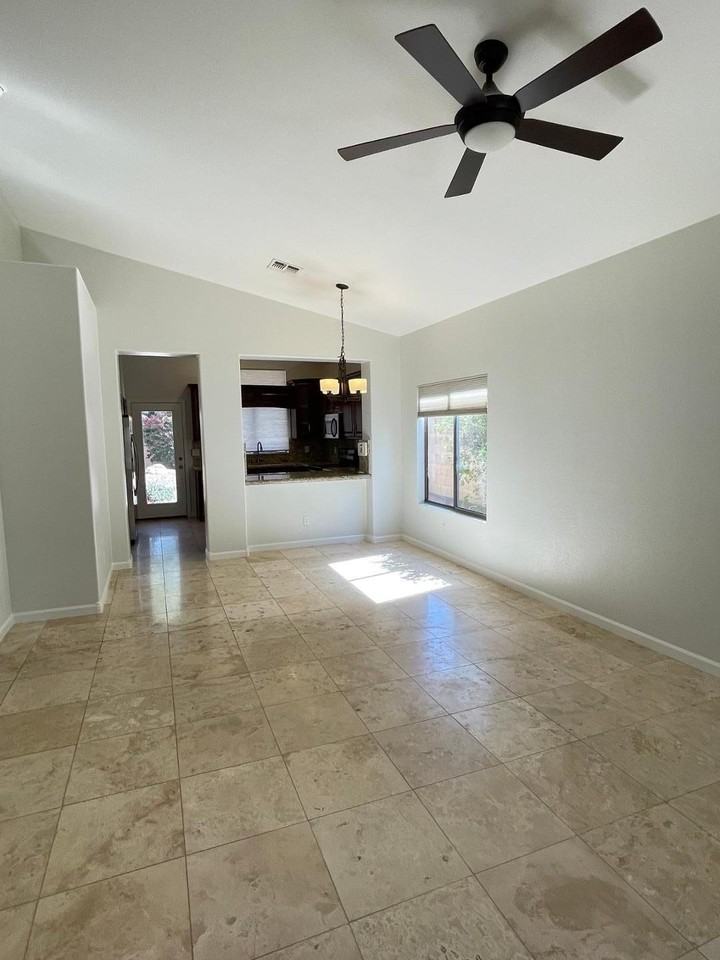 3536 W Spirit Ln - Photo 3 of 16