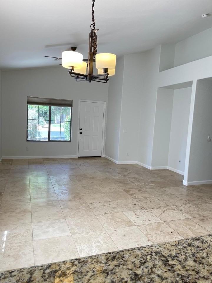 3536 W Spirit Ln - Photo 6 of 16