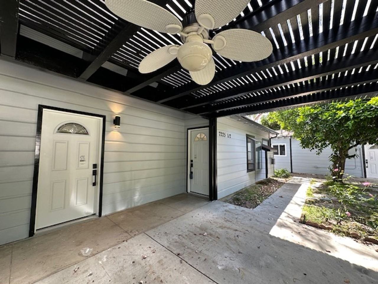 7225 1/2 Forbes Ave - Photo 2 of 11