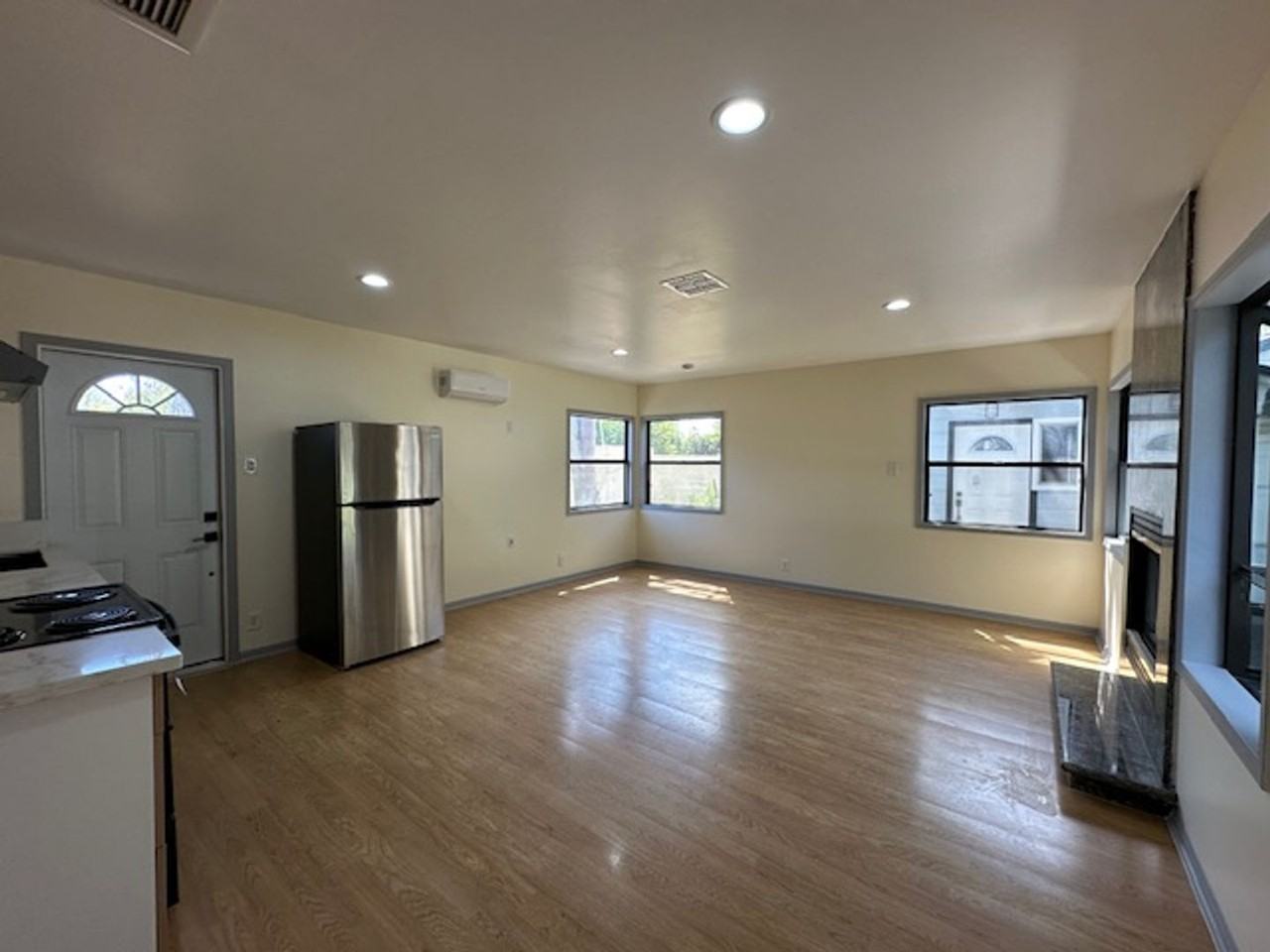 7225 1/2 Forbes Ave - Photo 3 of 11