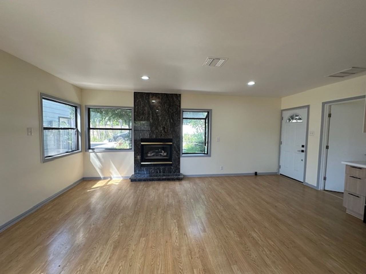 7225 1/2 Forbes Ave - Photo 6 of 11