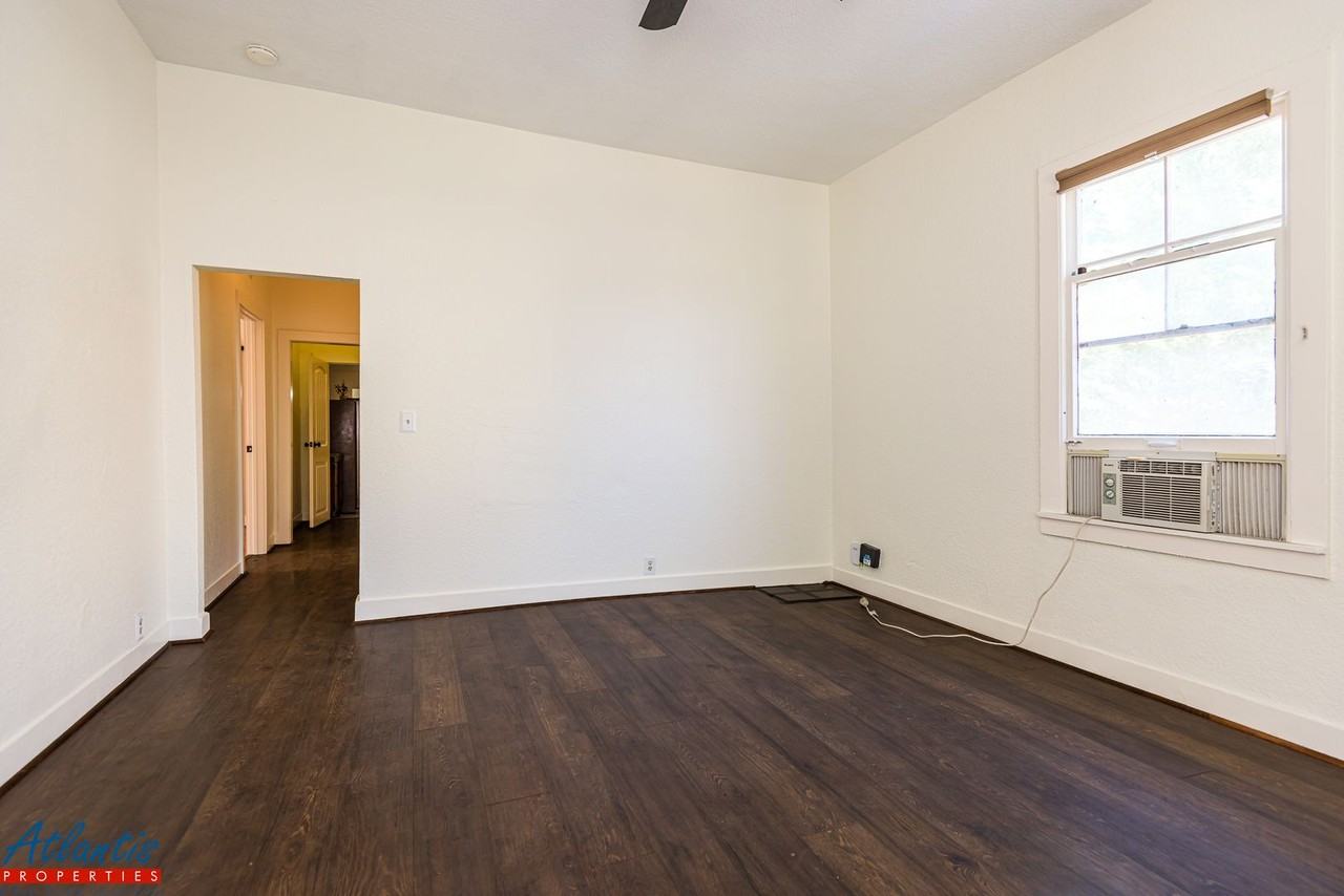 55 N 11th St - Photo 4 of 17