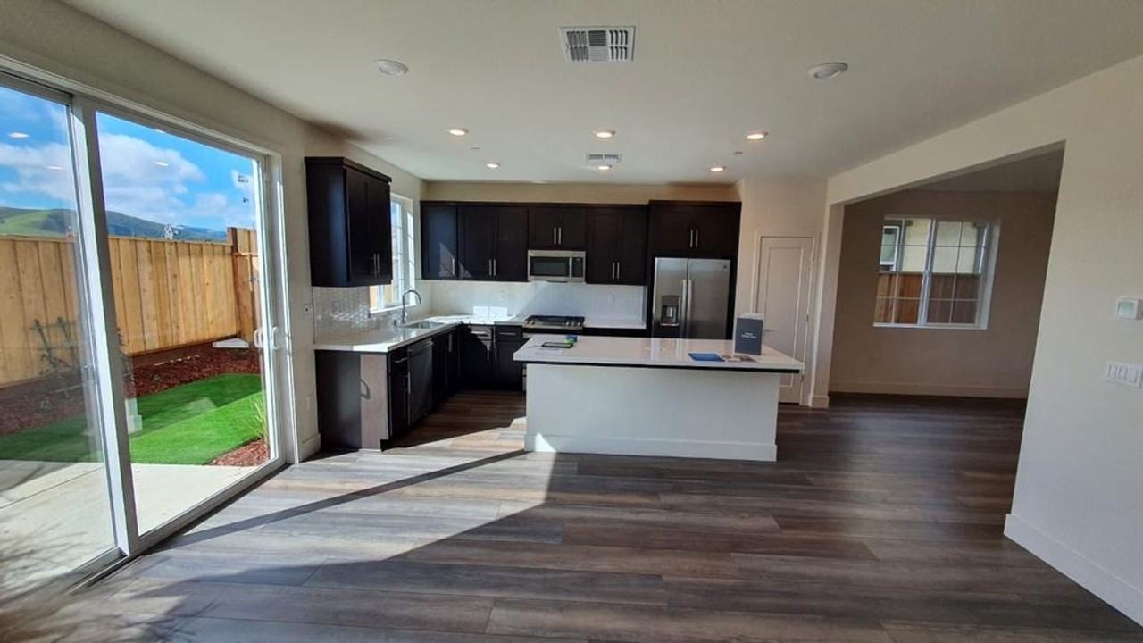 1832 French Way - Photo 3 of 12