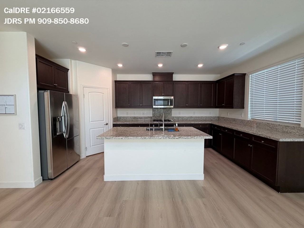 7047 Montecito Ln - Photo 2 of 26