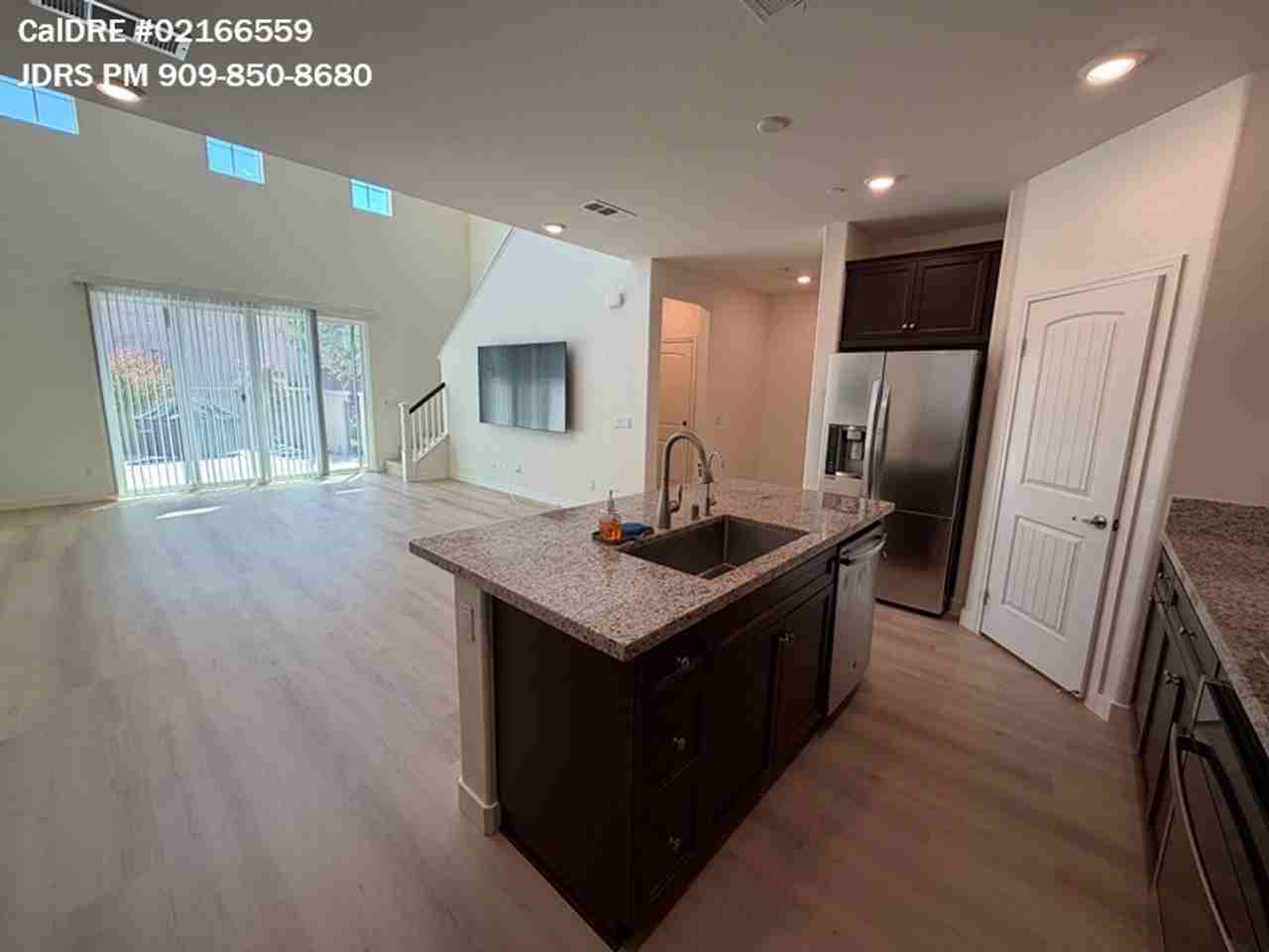 7047 Montecito Ln - Photo 3 of 26