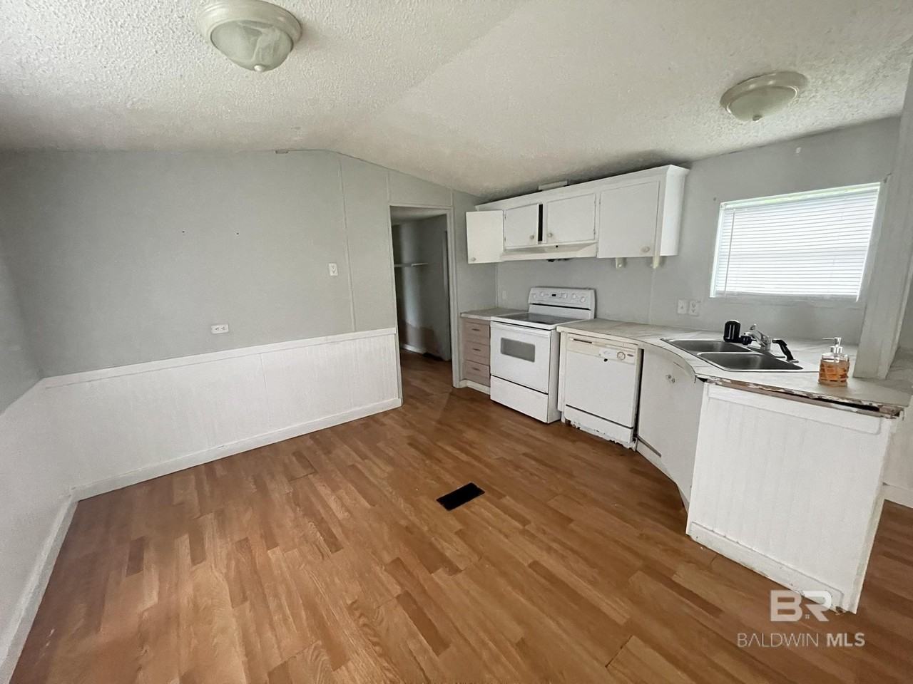 199 Robin Cir - Photo 5 of 14