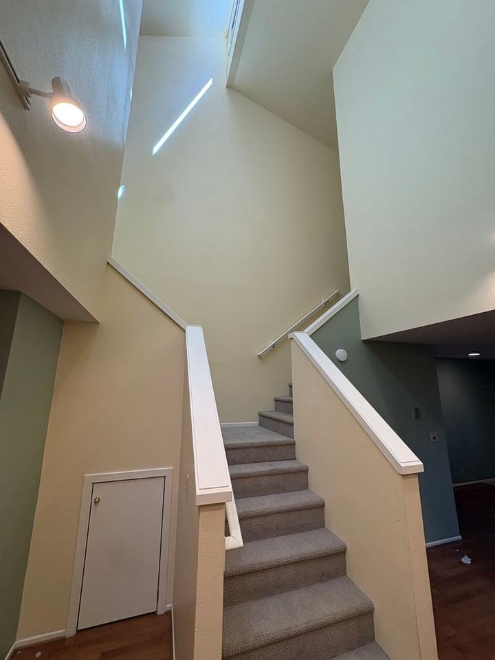 1050 Ne Butler Market Rd #2 - Photo 7 of 19