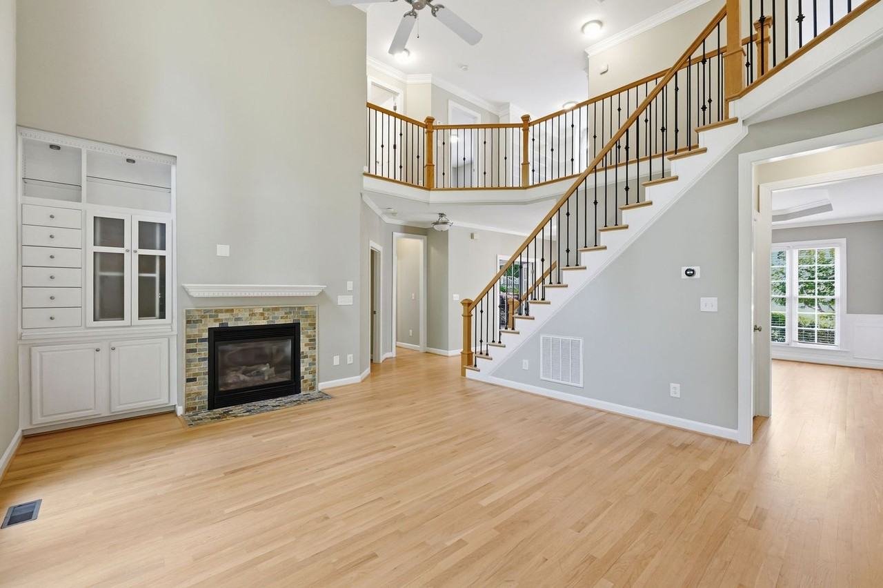 6 Bramerton Ct - Photo 6 of 43