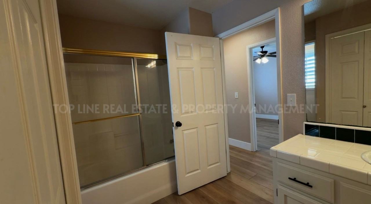 520 Pepper Dr - Photo 4 of 22