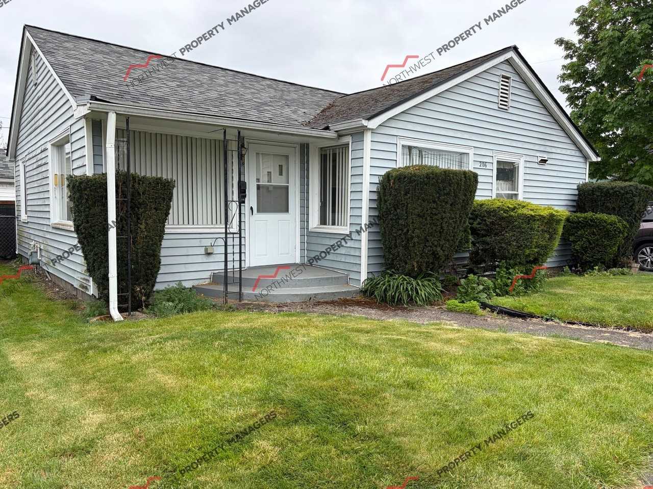 206 S Yew St - Photo 2 of 23