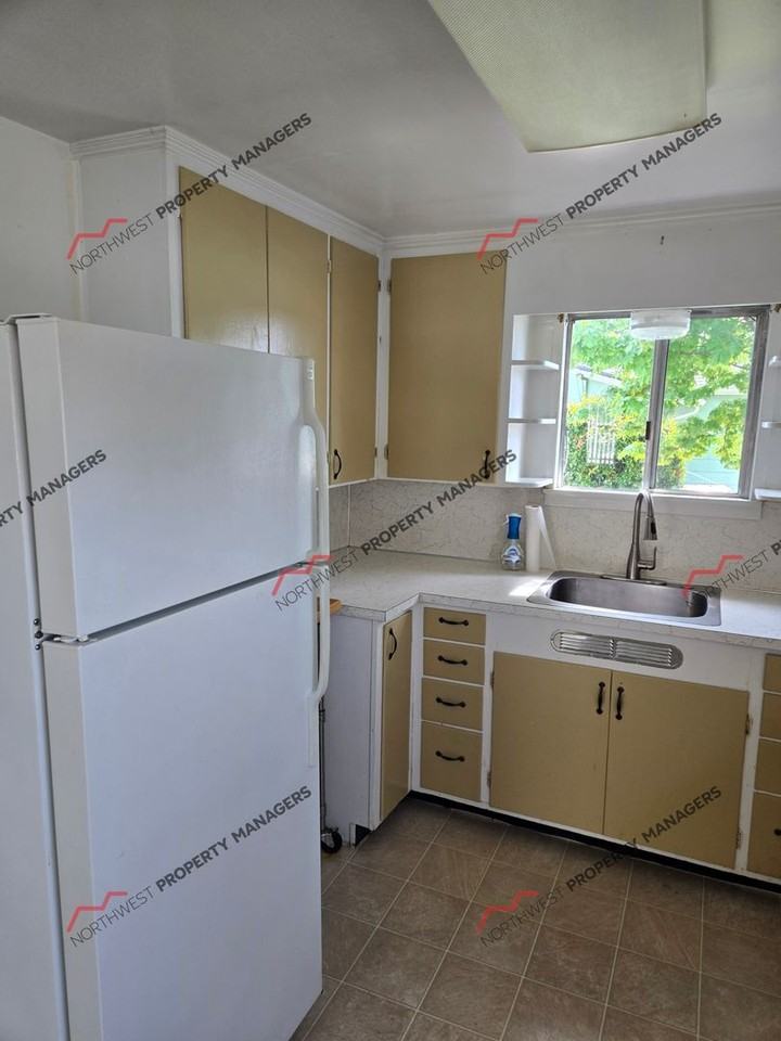 206 S Yew St - Photo 7 of 23
