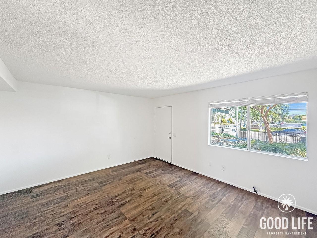 2325 Gonzaga Ln - Photo 3 of 15