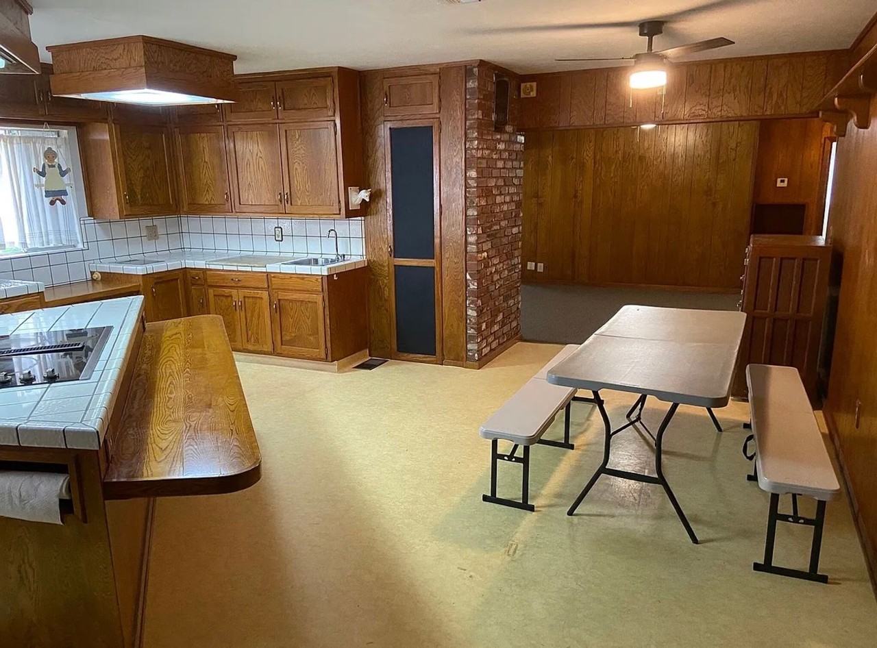825 Mathew St - Photo 5 of 13