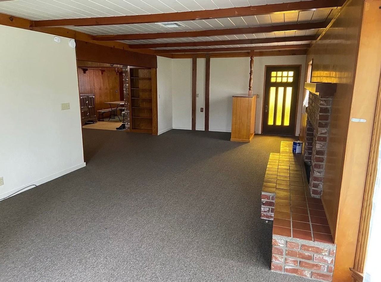 825 Mathew St - Photo 7 of 13