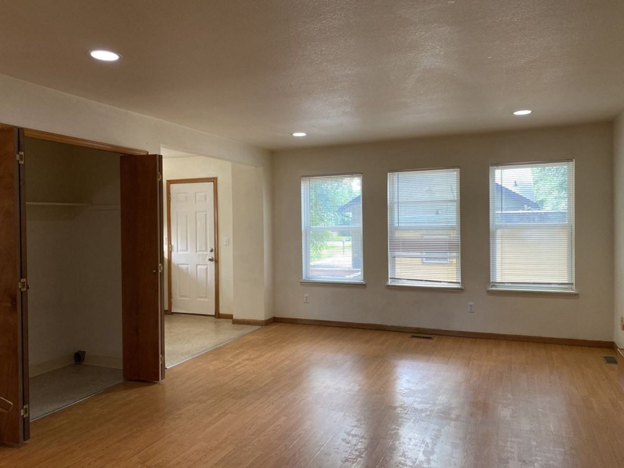 610 S Whitcomb St #B - Photo 2 of 38