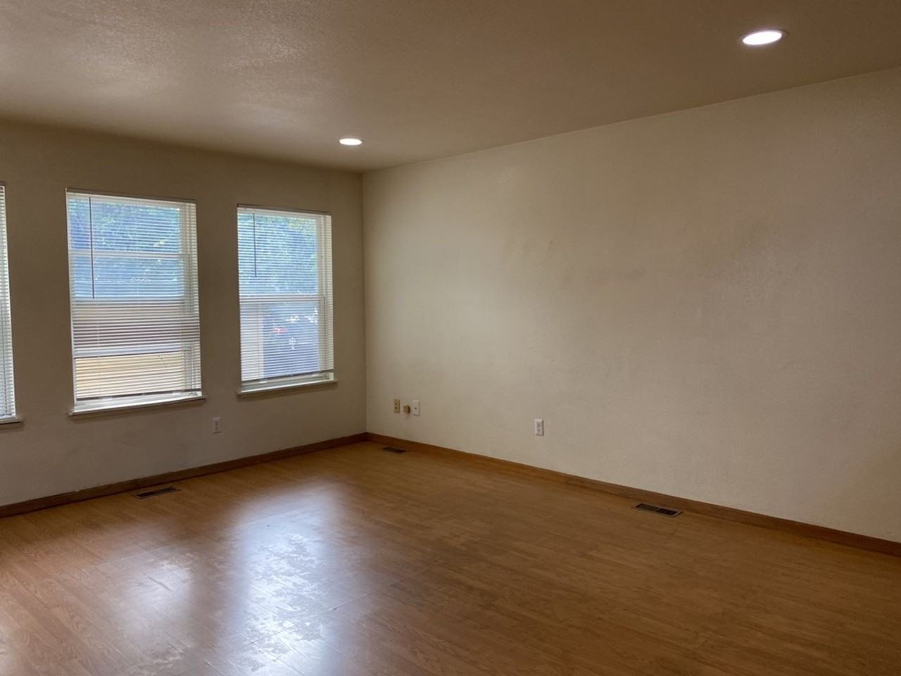 610 S Whitcomb St #B - Photo 4 of 38