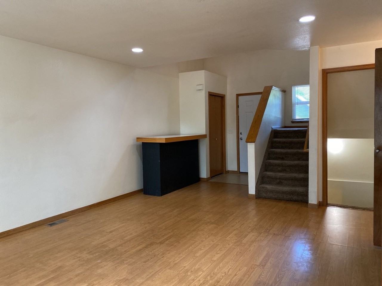610 S Whitcomb St #B - Photo 5 of 38