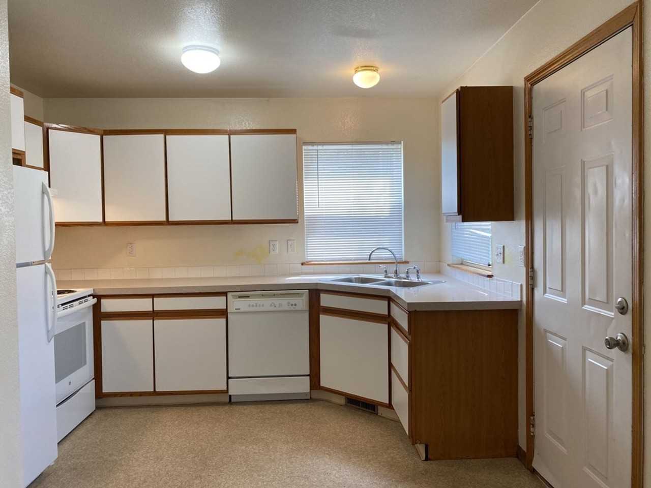 610 S Whitcomb St #B - Photo 6 of 38