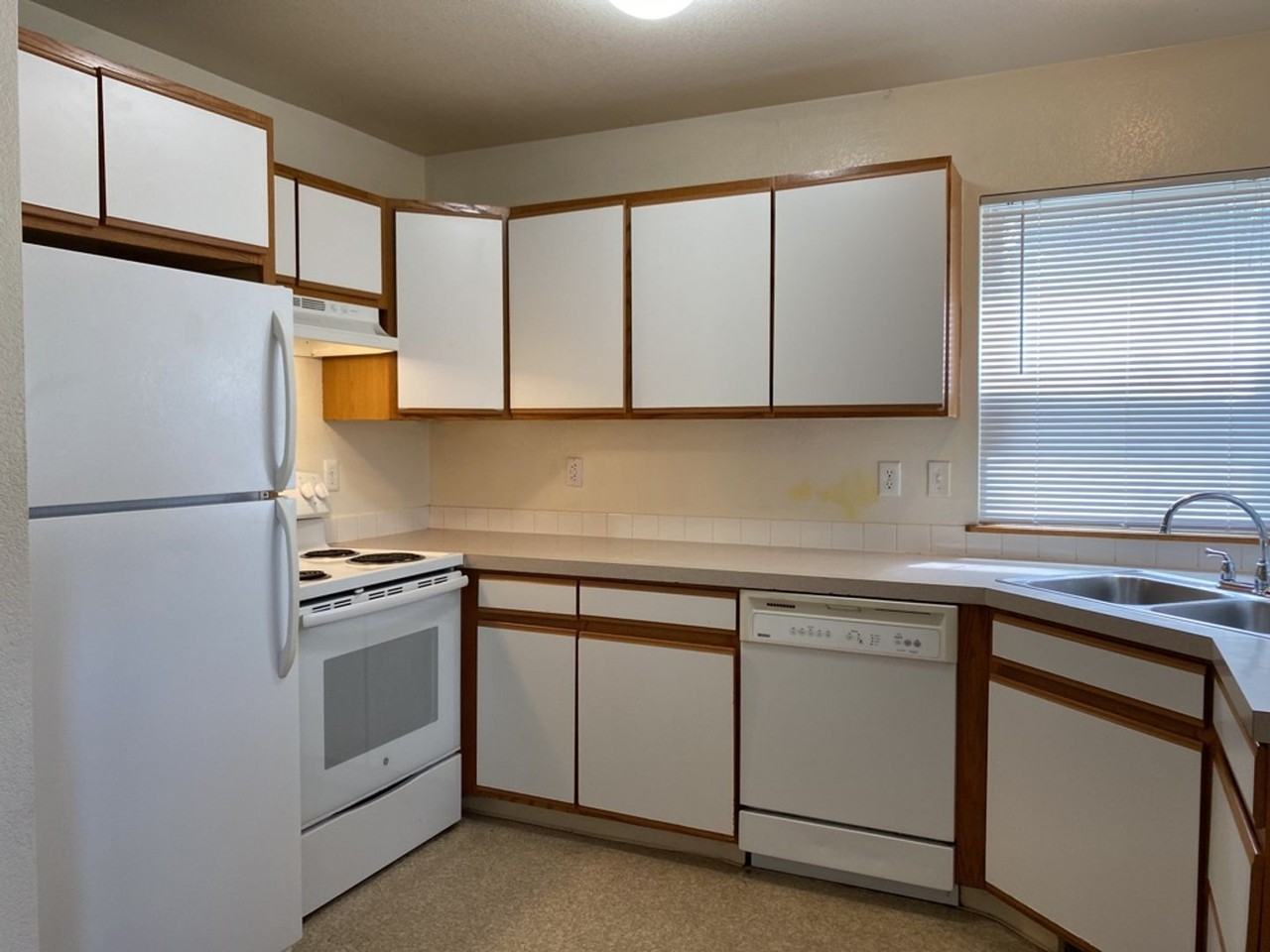 610 S Whitcomb St #B - Photo 7 of 38