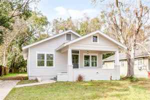 featured image of 704 Marine St