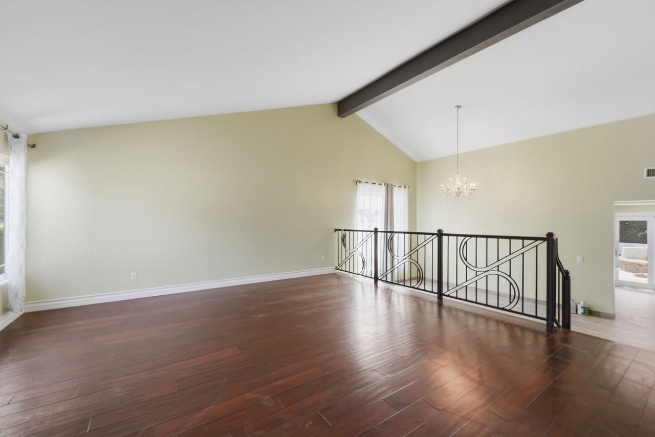 29142 Bobolink Dr - Photo 3 of 38