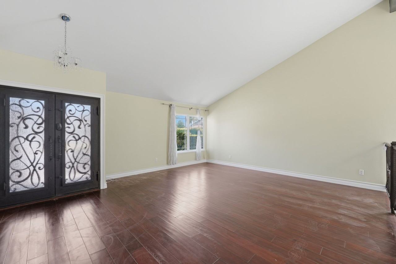 29142 Bobolink Dr - Photo 5 of 38