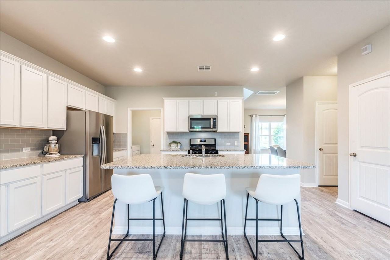 125 Groesbeck Ln - Photo 6 of 32
