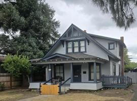 featured image of 214 Stark St