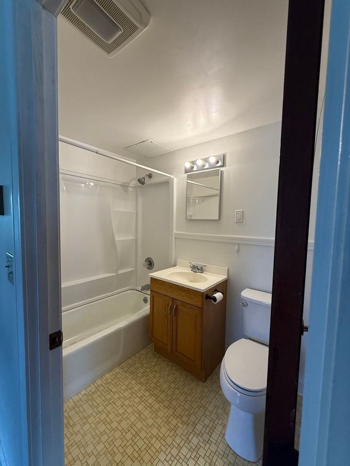 35 Groton School Rd - Photo 3 of 5