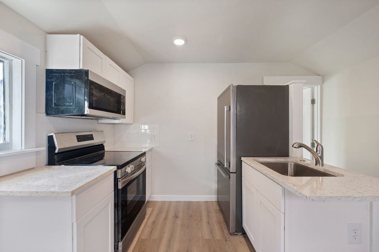727 Nw Georgia Ave - Photo 6 of 17