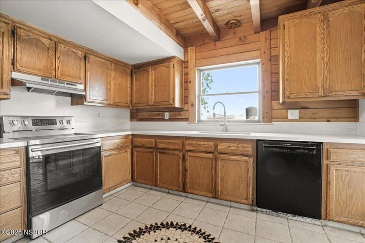 2935 E Clark Avenue - Photo 4 of 29