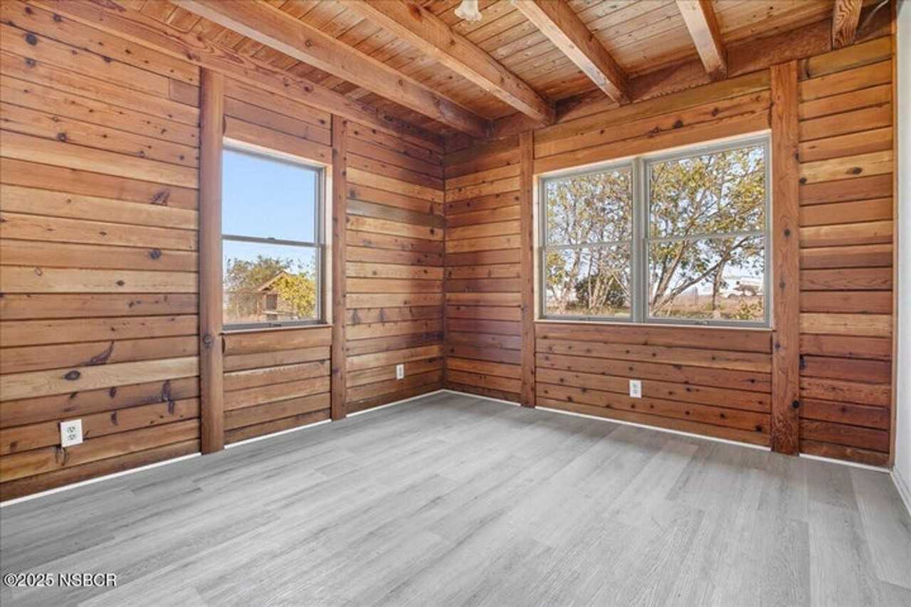 2935 E Clark Avenue - Photo 6 of 29