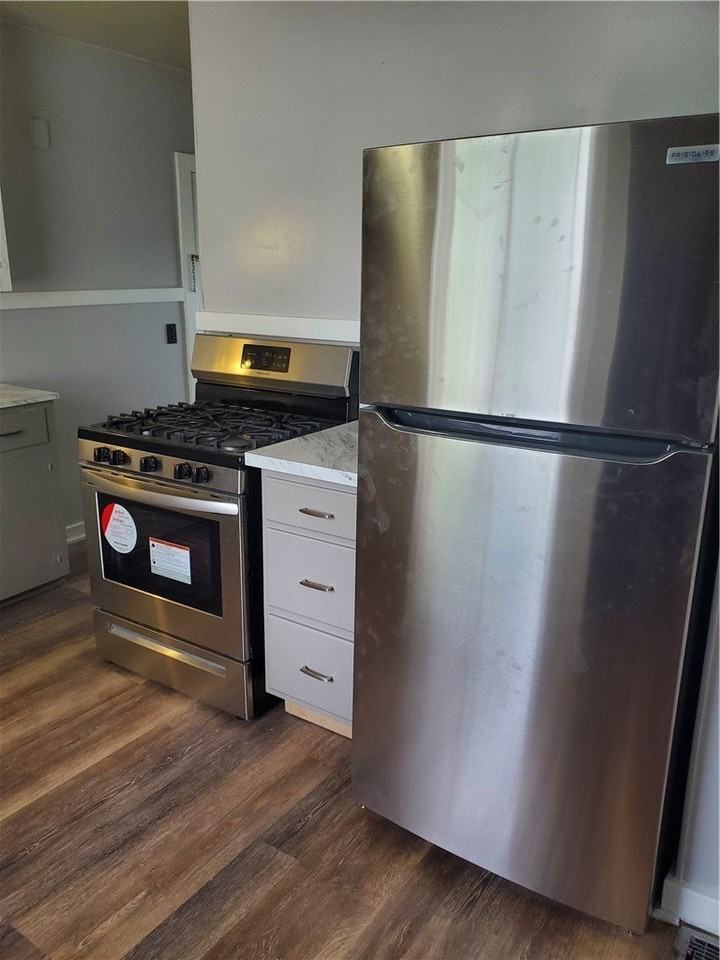 39 Boardman St - Photo 5 of 33
