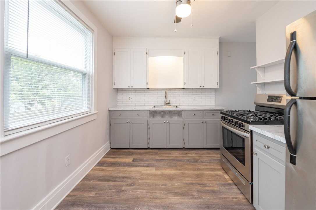 39 Boardman St - Photo 6 of 33