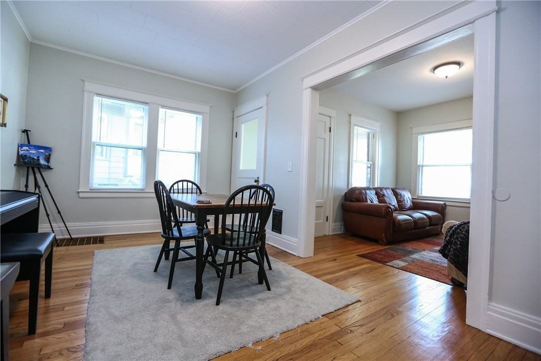 296 Laburnam Cres - Photo 5 of 22