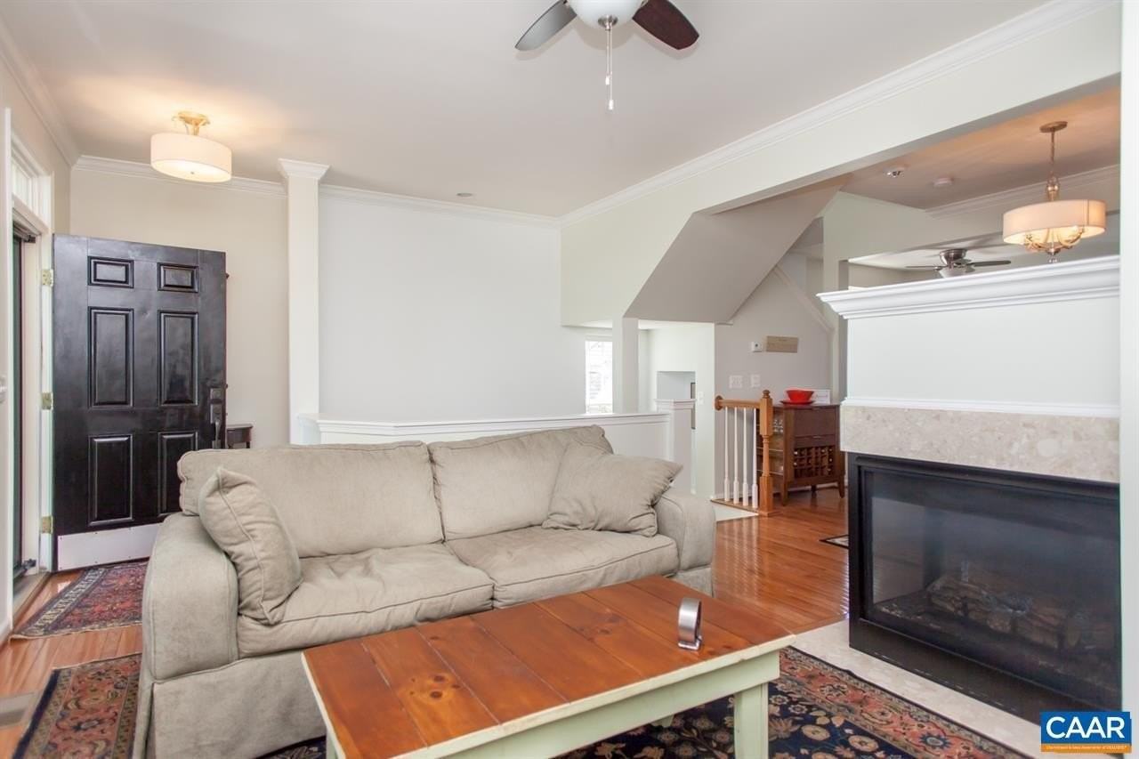 2074 Lockwood Dr - Photo 3 of 36