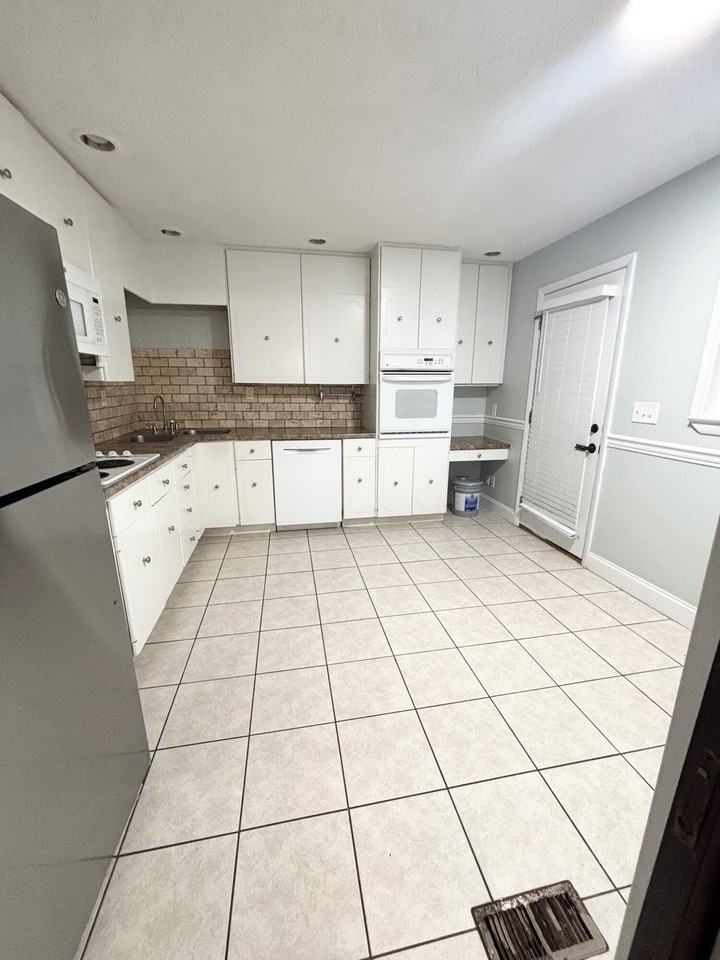 7342 Valley Ln - Photo 4 of 14