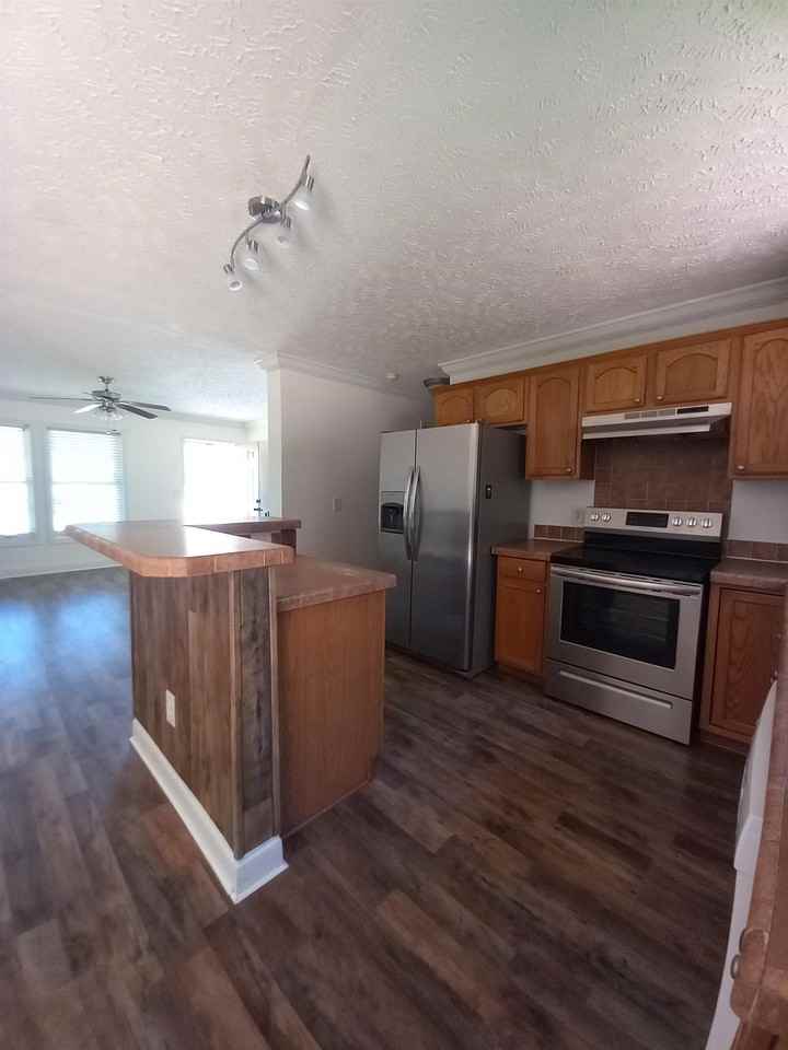 1013 Morning Dale St - Photo 5 of 9