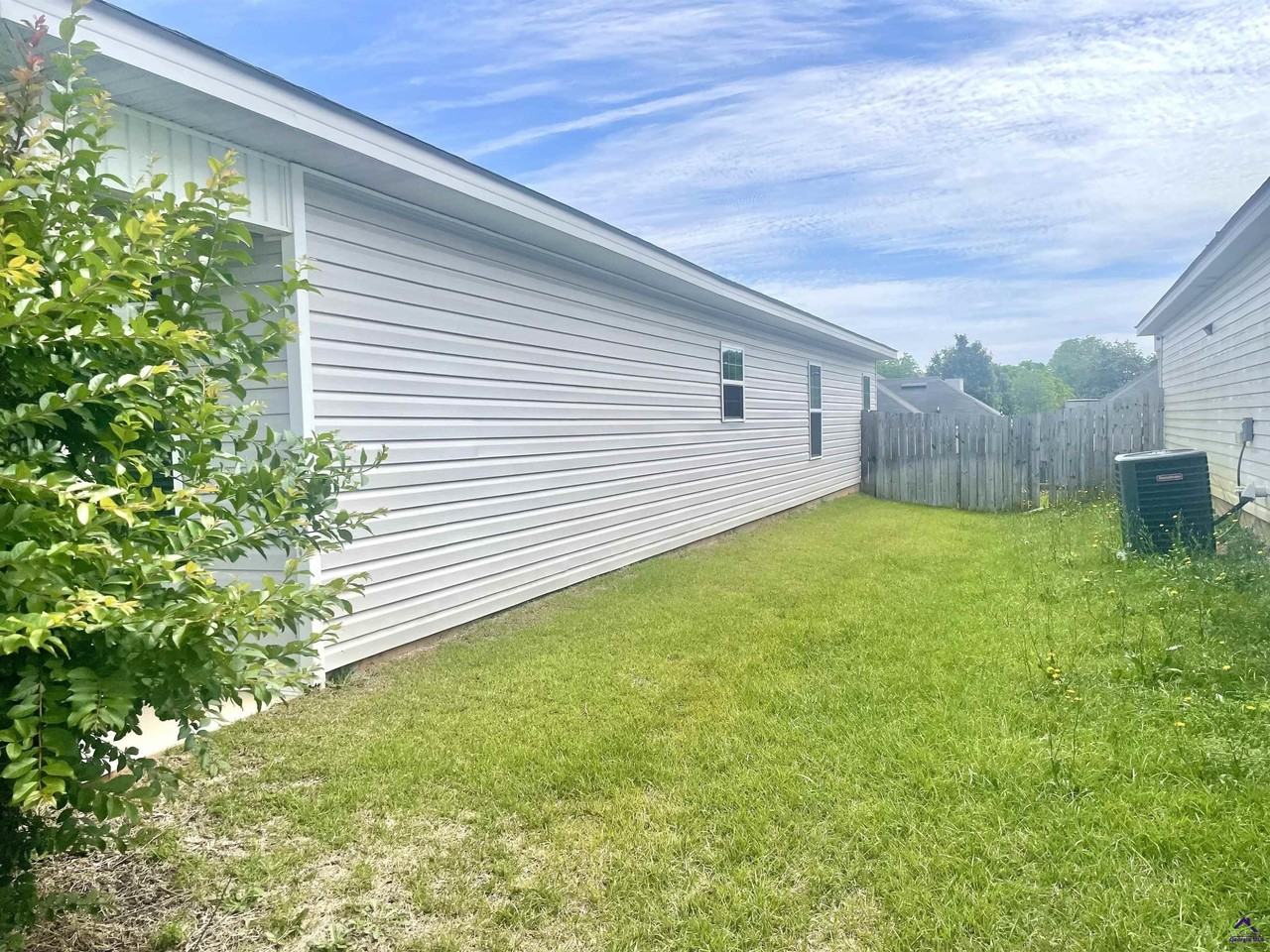 107 Jaybee Dr - Photo 3 of 18