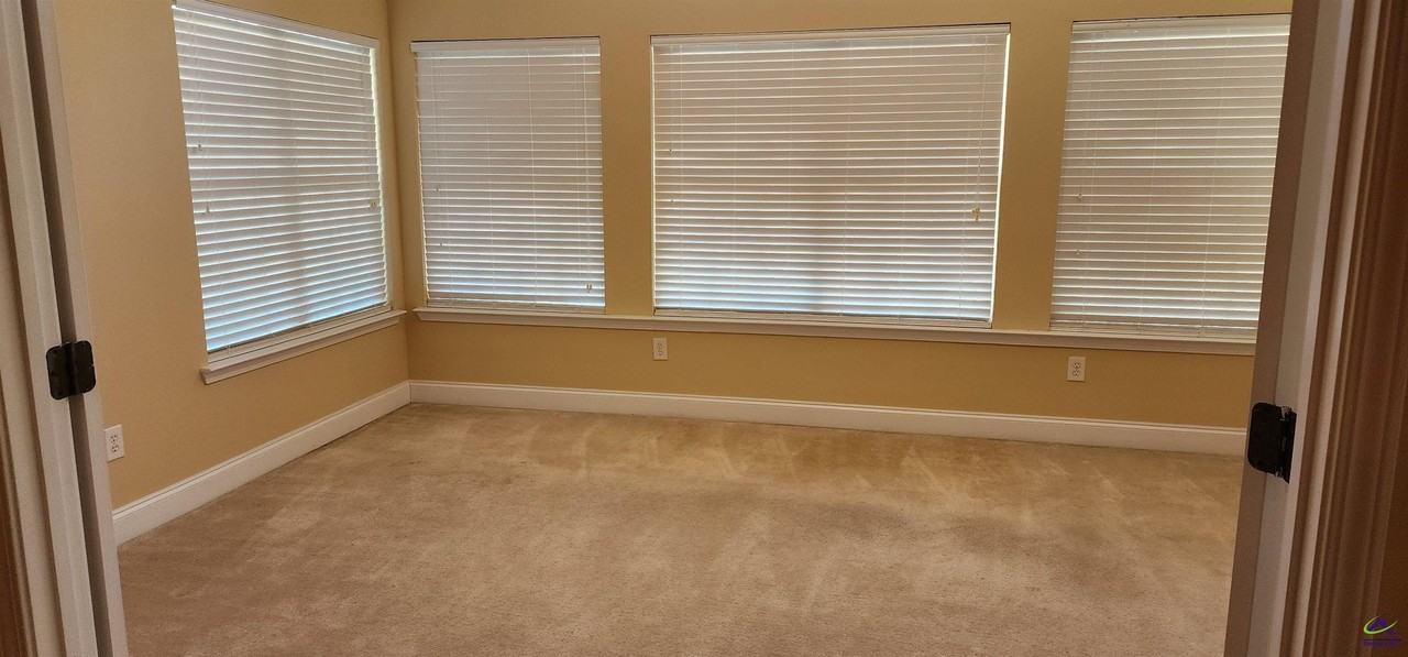 402 Nandina Ct - Photo 4 of 14