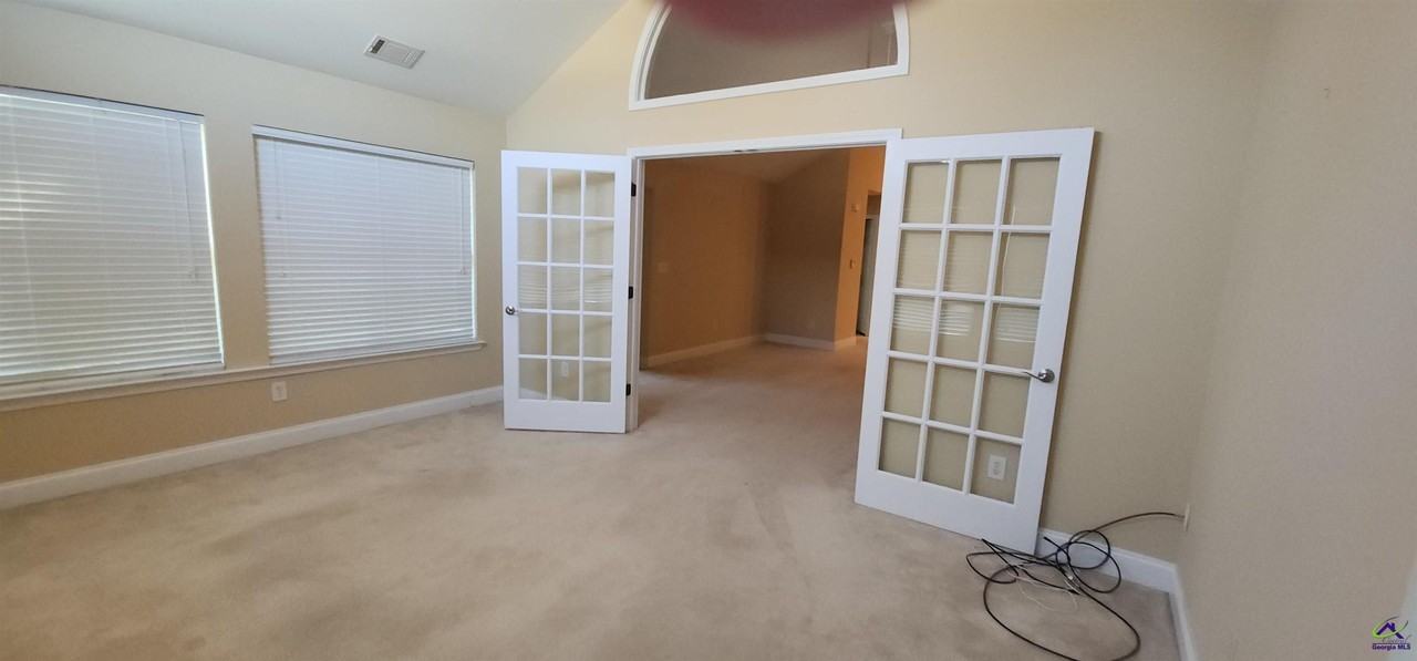 402 Nandina Ct - Photo 5 of 14