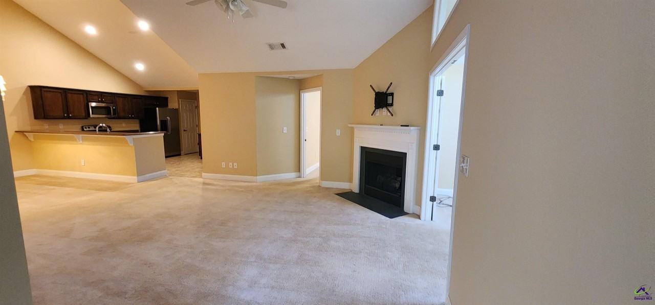 402 Nandina Ct - Photo 7 of 14