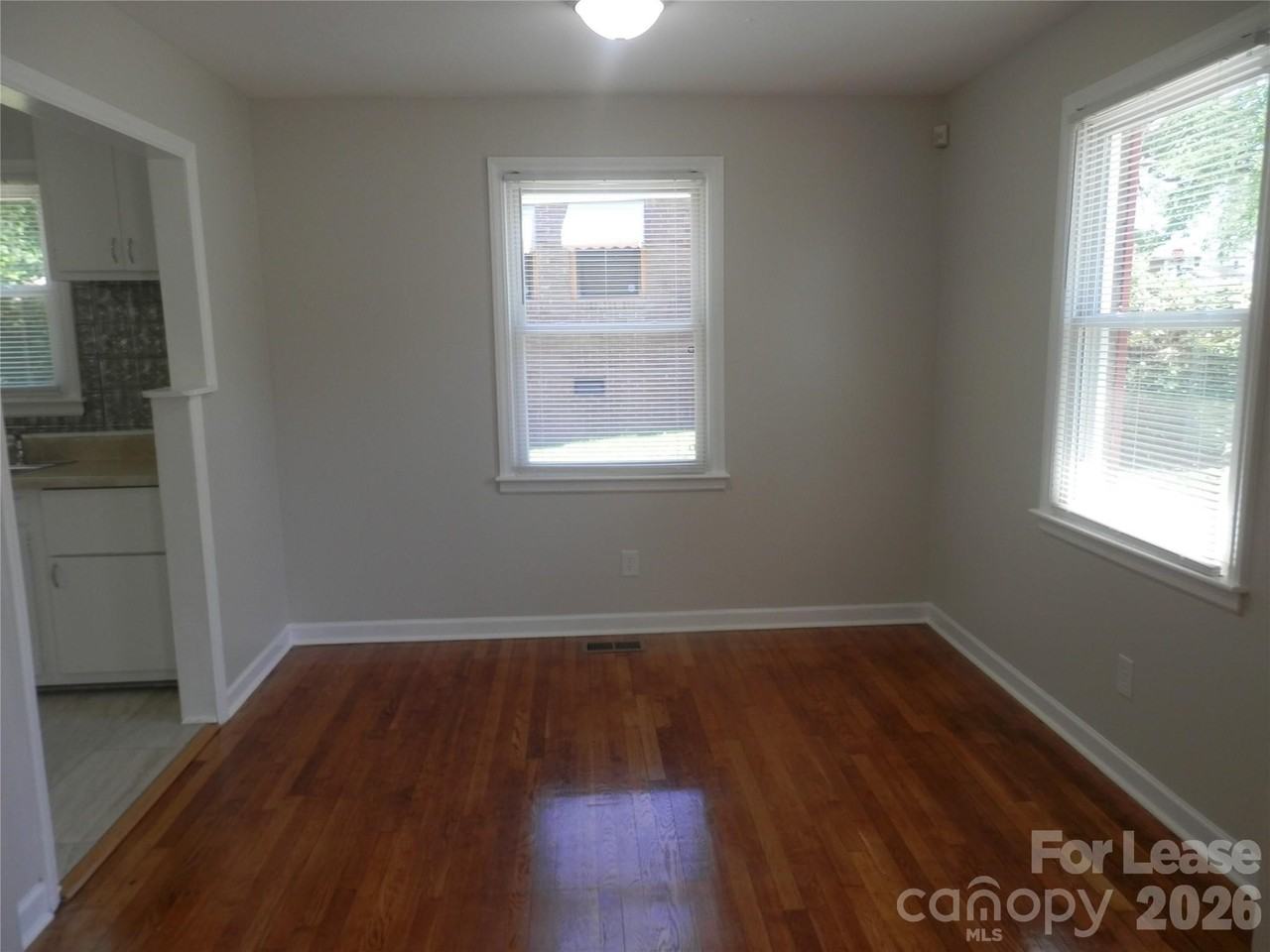 3016 Colfax St - Photo 4 of 20