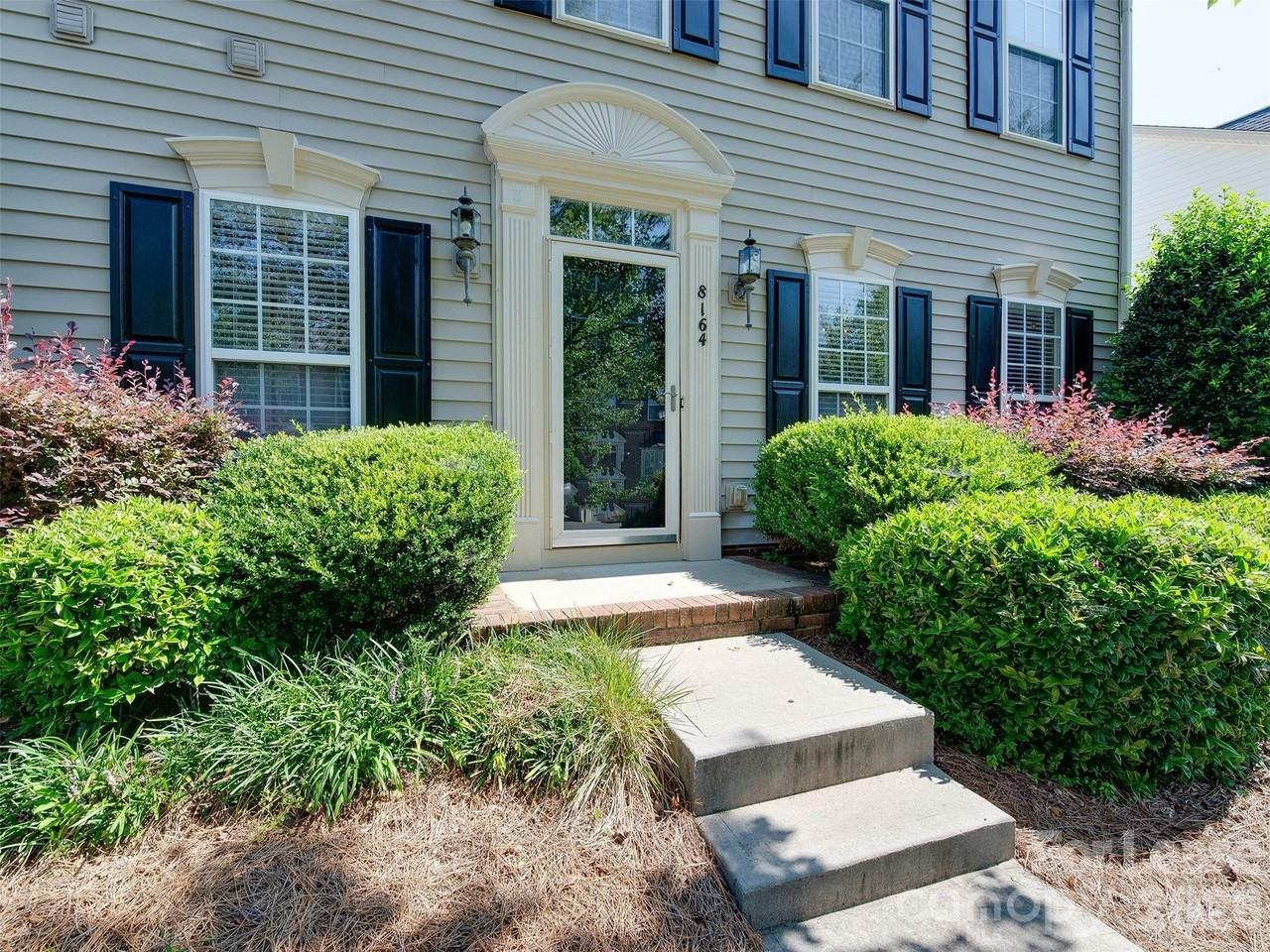 8164 Bridgegate Dr - Photo 2 of 48