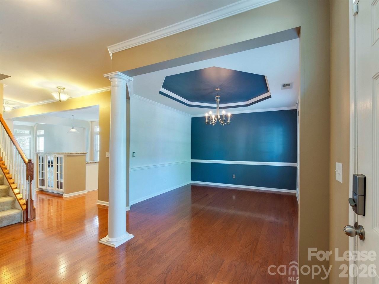8164 Bridgegate Dr - Photo 3 of 48