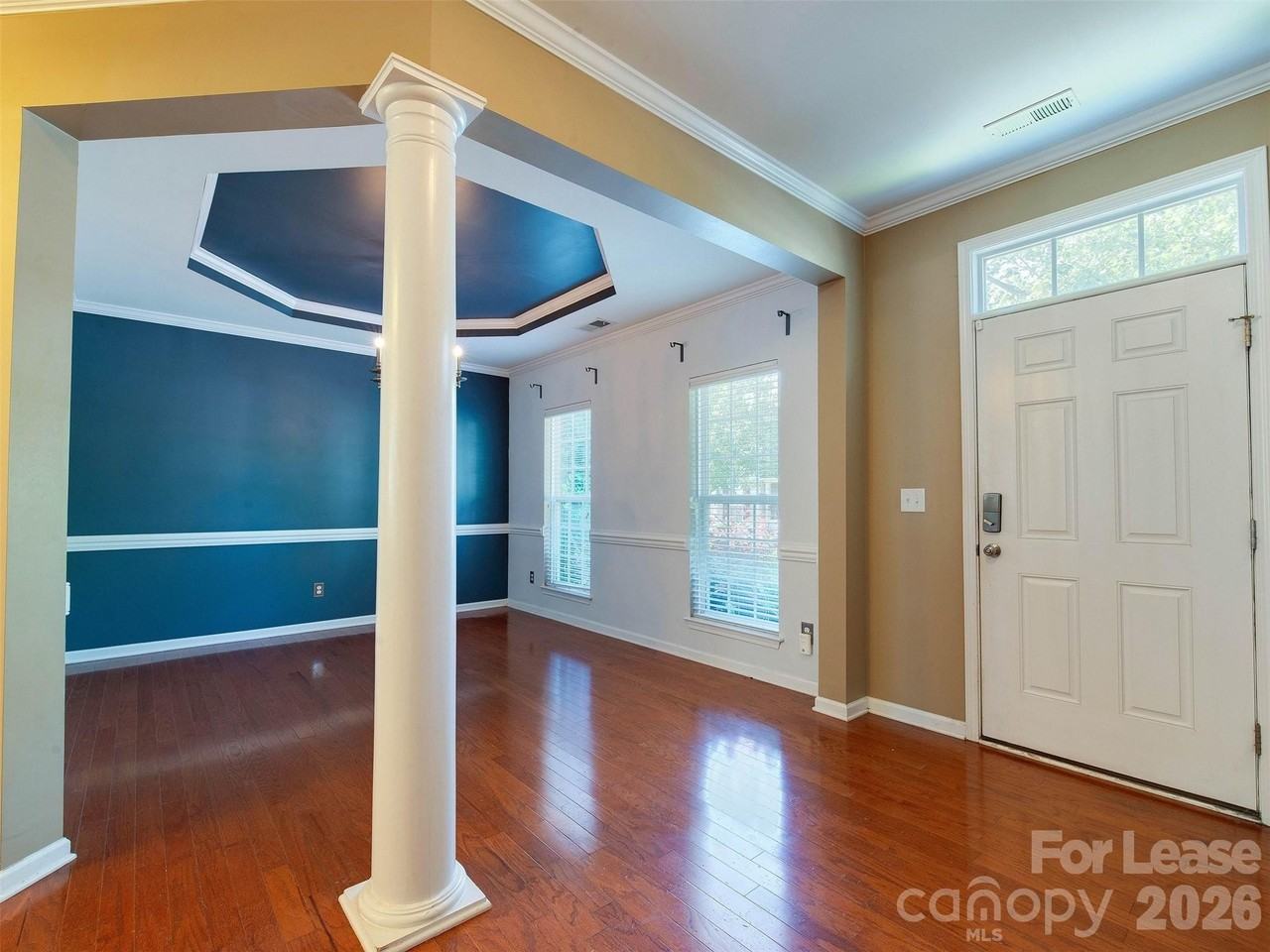 8164 Bridgegate Dr - Photo 4 of 48