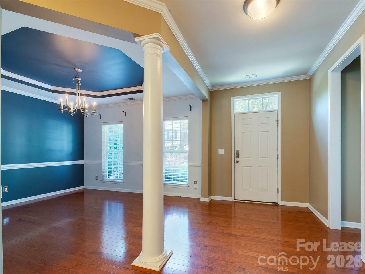 8164 Bridgegate Dr - Photo 5 of 48